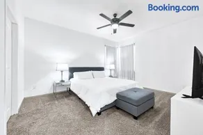 Charming accommodation in Houston! - Image 2