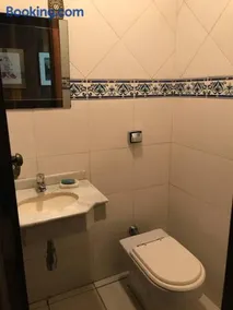 Lindo e aconchegante chalé com piscina, lareira e churrasqueira - Image 3