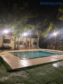 Sunny 2 Bedroom Villa with a Big Garden and Pool - Image 3