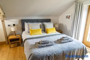 Cedar Cottage - Image 3
