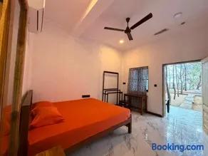 Seasong Bungalow Arugambay - Image 1