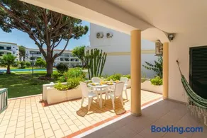 Host Wise - Amazing Sunny Flat - Swimming Pool & Terrace - Image 3