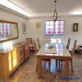 Maison classée 3 étoiles, grand jardin clos au calme Proche centre ville, 10 min des plages - Image 3