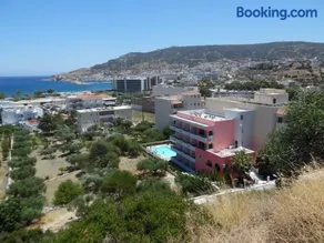 Ladis Hotel Apartments - Image 2