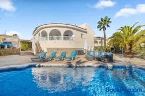 Villa mit privatem Pool, Garten, Klimaanlage und WLAN - Image 1