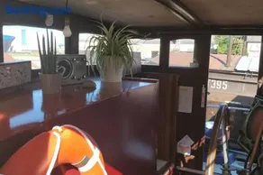 Captain's cabin: Cosy flat on a house boat - Image 2