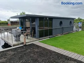 Houseboat Enjoy with 200m Private Garden on the Lake near Amsterdam - Image 3
