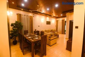 Secure & Quiet Gated Retreat - Image 1