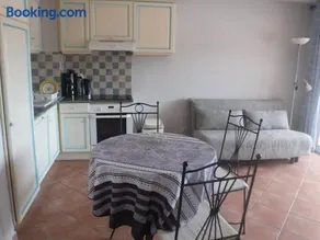 Two rooms appartment in residence with pool - Image 2