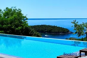 Villa Ioli- Beachfront Luxury Residence - Image 1