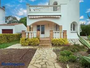 Comfortable house with a pool very close to the beach, Amfora Cugat Sant Pere Pescador - Image 3