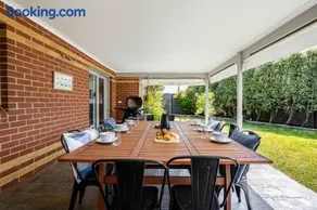 Spacious Pet Friendly Ping Pong Table - Image 4