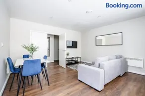 Henry Street Luxe Apartments by BOLD Apartments - Image 4