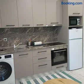 Central Modern Living Apartment 2 - Image 2