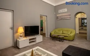 Grand apartment near Dancing House - Image 4