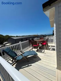 Stunning Woolacombe Seaview 3 Bedroom Caravan - Image 1