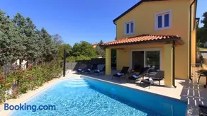 Beautiful villa Mugeba II with pool near the aquapark in Porec - Image 1