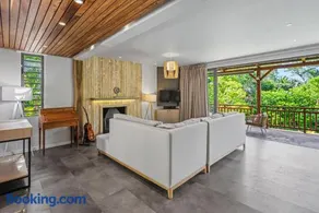 Chamarel Hilltop, 2BR Modern Villa, L'Albizia - Image 3