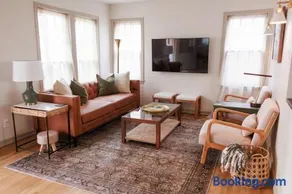 The Elm House, Tranquil Getaway Close to Campus! - Image 1