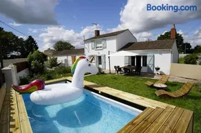 Maison avec piscine exterieur sauna billard & baby foot à 15min des plages - Image 1