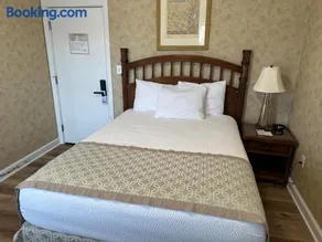 Island House Historic Vacation Rentals - Image 4
