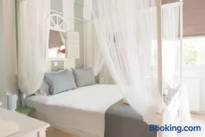 Ikies Luxury Apartments - Image 1