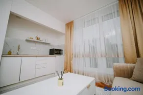 Gold Luxury Apartment - Image 3