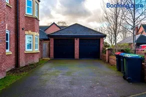 Luxury detached home in 168 Upton Grange - Image 4