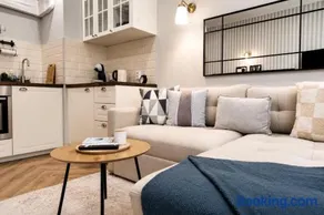 Velora-Delux Apartment in City Center FREE Parking - Image 3