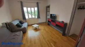Maison comprenant Appartement 6 couchages parking gratuit proche centre ville - Image 2