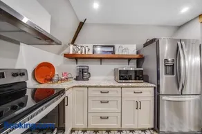 Luxury Loft in Historic Carriage House - Image 4