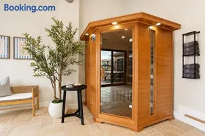 NEW! 4BR I Indoor Pool on the Bay in Boat Town USA - Image 1