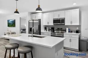 Charming Home in Port Charlotte - Sunshine Getaway 3BR - 2BA - Image 3