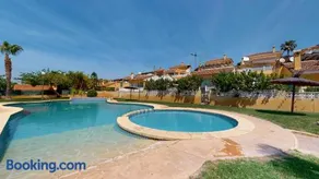 Immaculate Villa with sea views! - Image 3