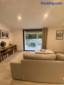La grange duplex à 100 mètres du Lac avec jardin privé - Image 3