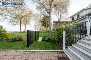 Waterfront Lux Cottage With Amazing Views Near DC - Image 5