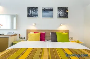 Hotel Compliment - Image 5