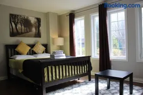 Modern Studio w-Kitchen - Parking Near Appleby GO - 40 Min to Toronto - Image 2