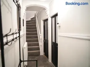4 Cross Ifor Terrace - Merthyr Tydfil - Cosy House - Sleeps up to 7 - Image 1