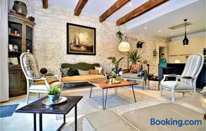 Five Bedroom Gorgeous Home In Tarascon - Image 3
