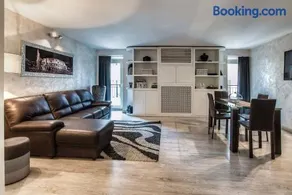 Black And White Suite - Image 4