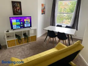 LUXURY 3 BED FLAT for 8 people close to Chelsea Stadium 5 min from the main station - Image 2