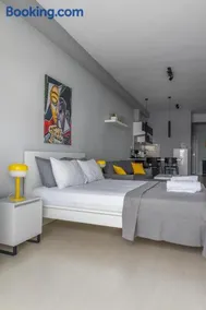 Modern Apartment 305 - Image 1