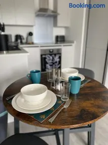 Hemel Apartments- Tranquil Haven - Image 2