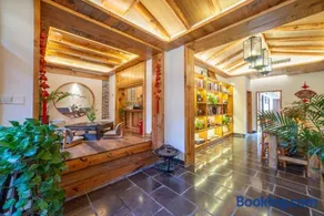 Zhangjiejie Yuelu Homestay Nearby the Entrance of Avatar mount Free illy coffee & Fresh Fruit, Free Laundry Service,Vegetarian Friendly - Image 2