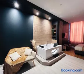 Suite Cosy Jacuzzi Troyes - Secrets d'Ana - Image 2