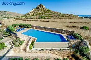 Hillock Residence Apartments - Image 3