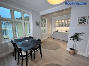 Sekelskiftescharm i Hjärtat av Strömstad, 4 bäddar - Historic Charm, for 4 Guests - Image 2
