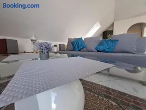 Elegant & Modern - Apartment Scarlett - Image 3