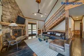 This chalet is luxury and mountain charm all wrapped up in one - Image 1